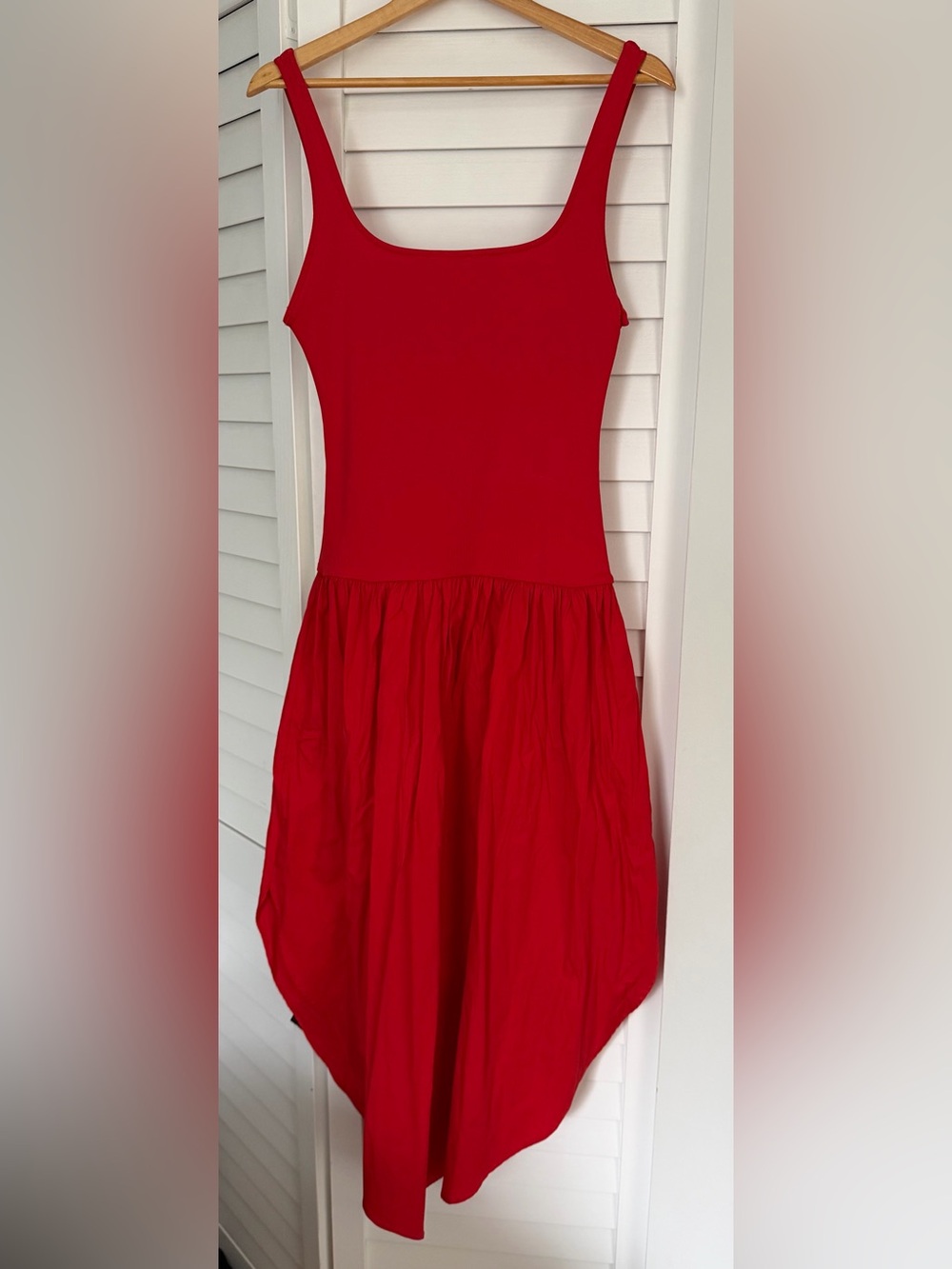 Red Sleeveless Scoop Neck Dress